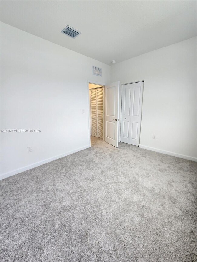 Building Photo - 263 NW 11th Ct