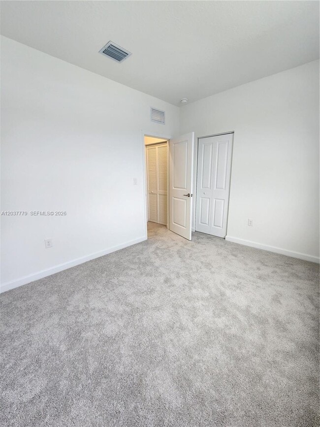Building Photo - 263 SE 11th Ct