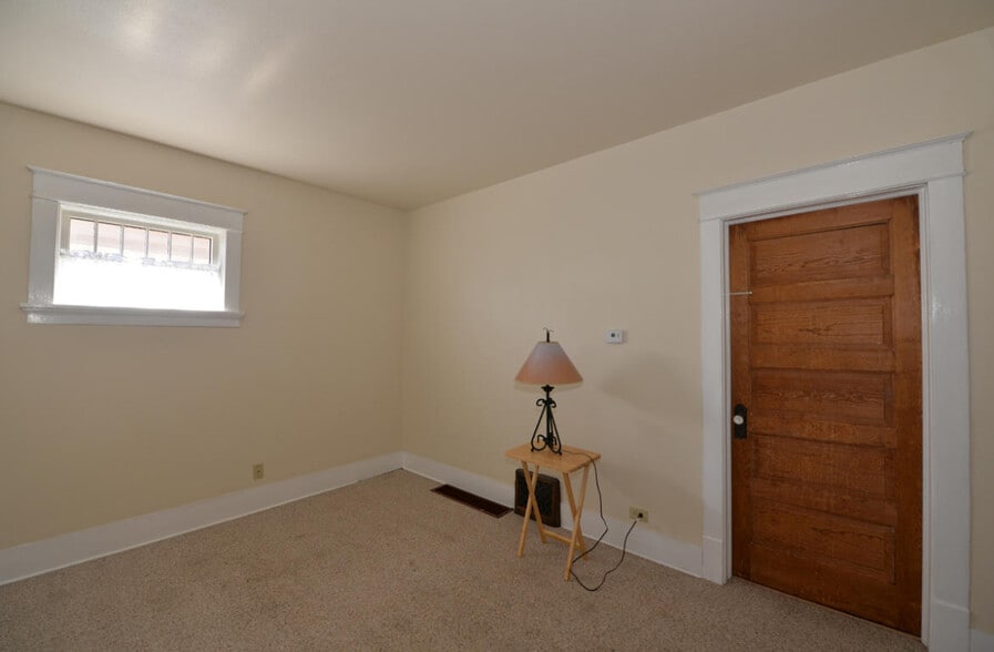 Living Room - 1106 David St