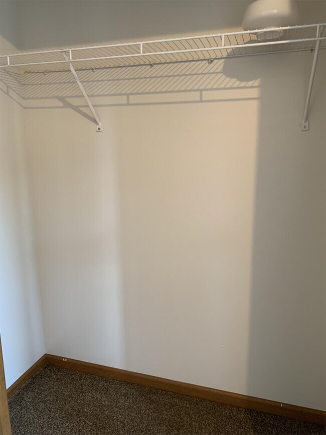 Building Photo - 1001 Fannon Dr