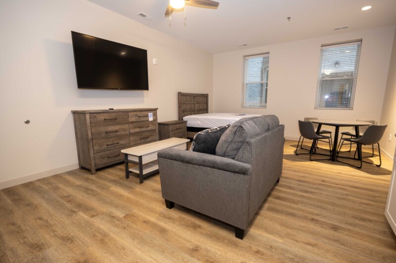 Building Photo - 103 N 1st St