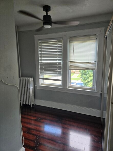 Building Photo - 319 Vincent Ave