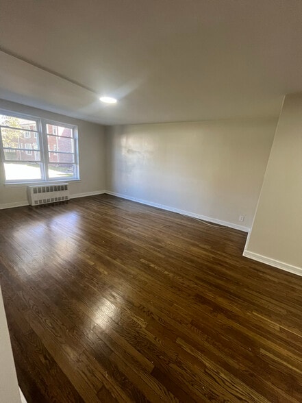 Building Photo - 676 Park Ave