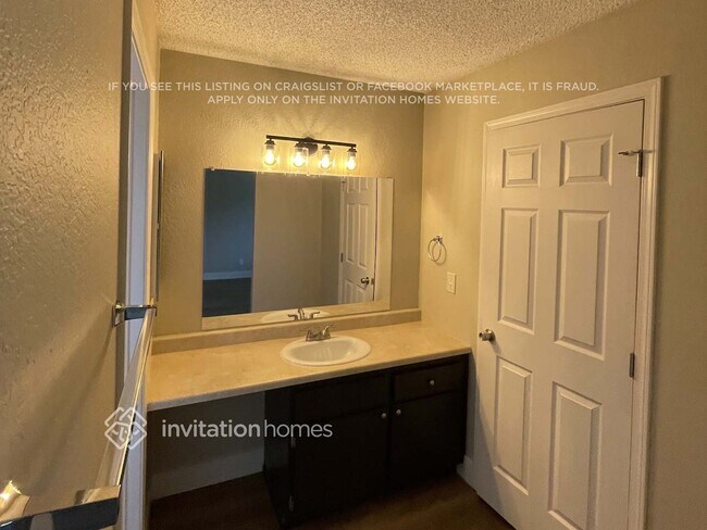 Building Photo - 8481 Cortadera Dr