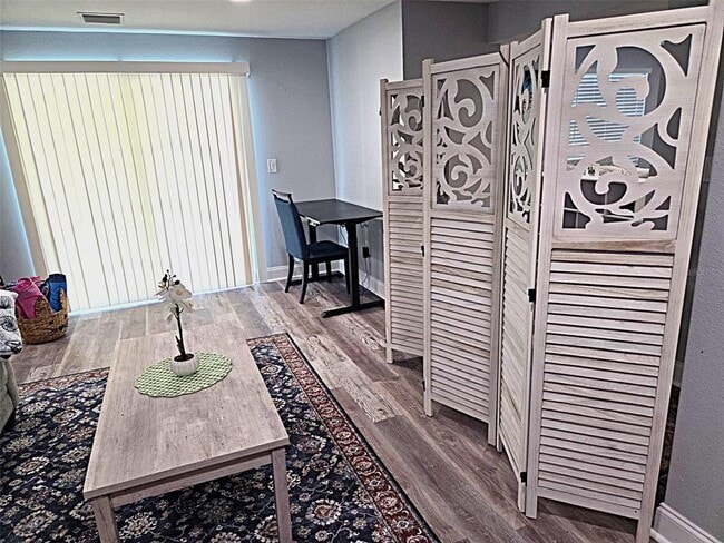 Building Photo - 5105 Tangerine Ave S