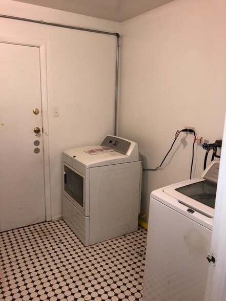 Laundry room in the unit - 818 Sandra Dr