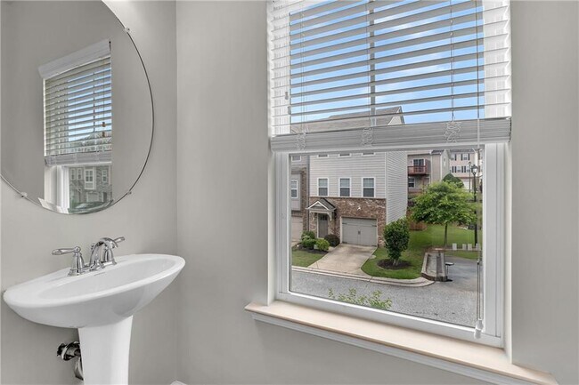 Building Photo - 893 Society Cir