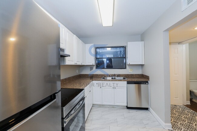 Building Photo - Move in before January 15th and get $100 OFF your rent for the first 3 months — PLUS a $250 Amazo...