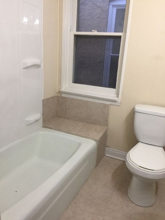 Building Photo - Great Home! New Kitchen with Granite Counters! Large Living Room!