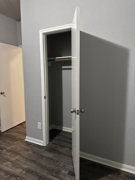 Building Photo - 8007 Arbury Glen Ln