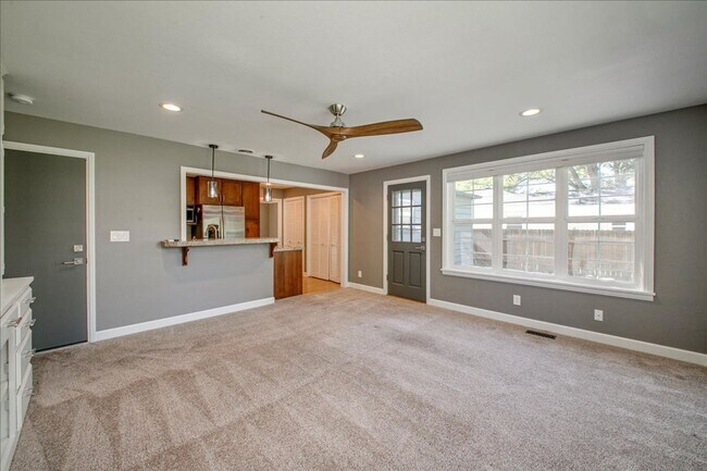 Building Photo - Adorable Corner Lot Home in North End