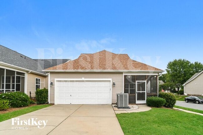 Building Photo - 5001 Fountainbrook Dr
