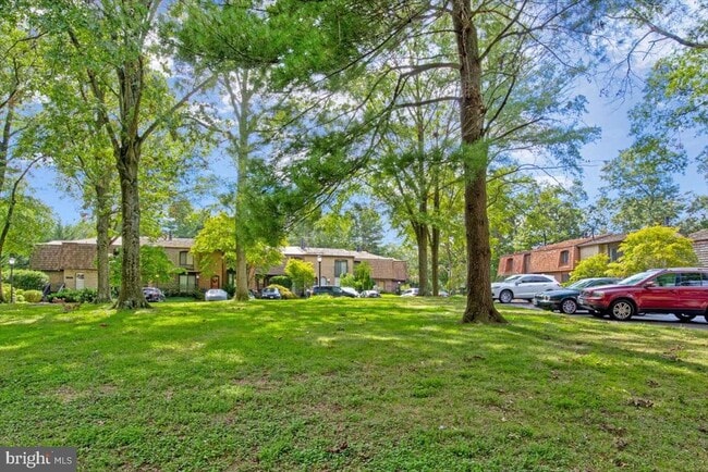 Building Photo - 10927 Deborah Dr