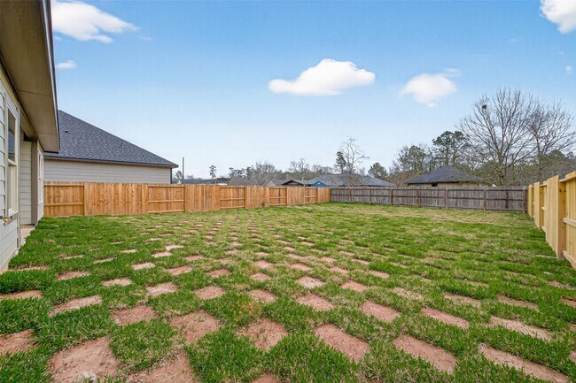 Building Photo - 1107 Lyle W Ave