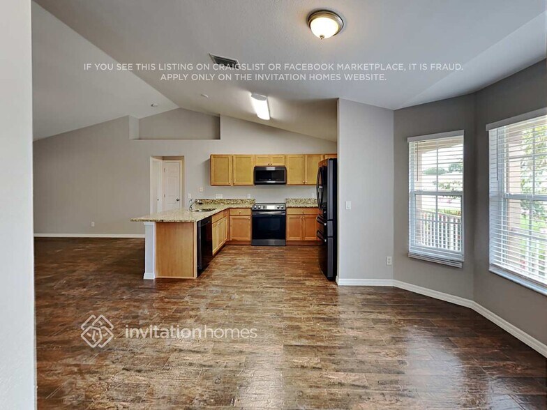 Building Photo - 25208 Palisade Rd