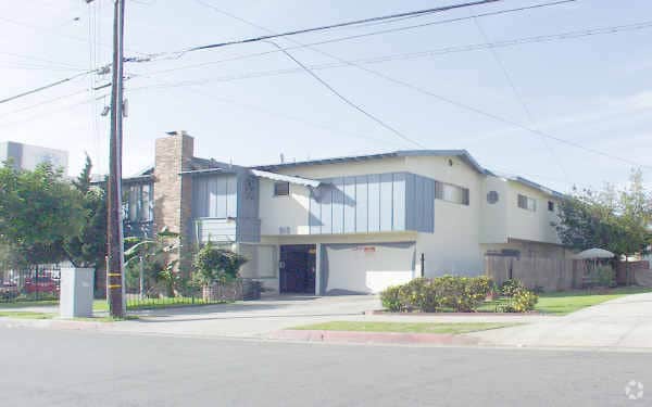 Primary Photo - 919 S Flower St