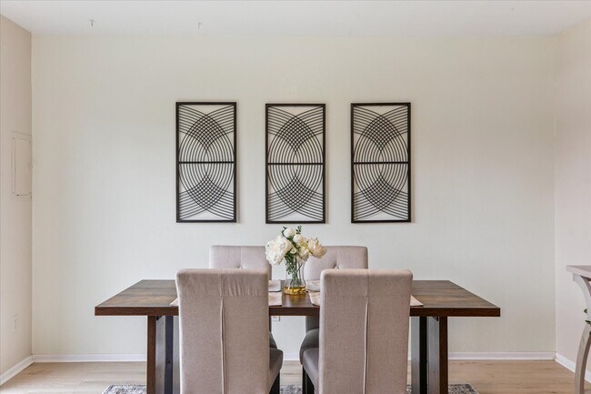 Building Photo - 1872 N Robb St