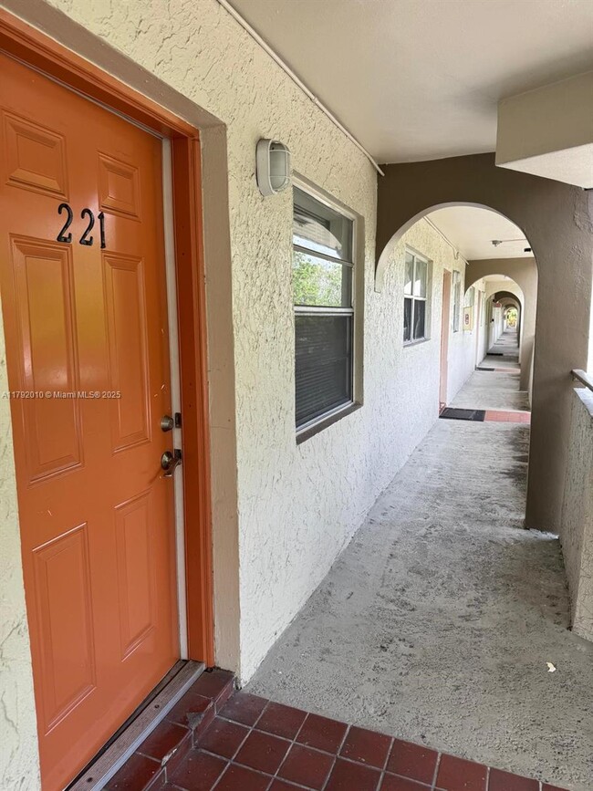 Primary Photo - 20520 NW 15th Ave