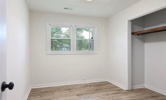 Building Photo - 3202 Periwinkle Dr
