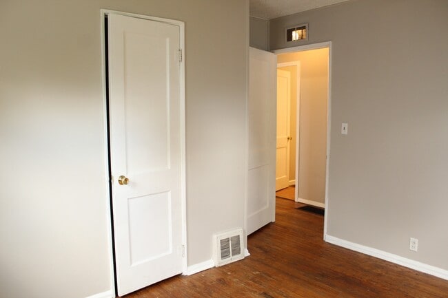 Building Photo - 3302 Karl Rd