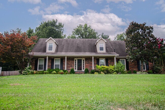 Primary Photo - Pet Friendly Three Bedroom!