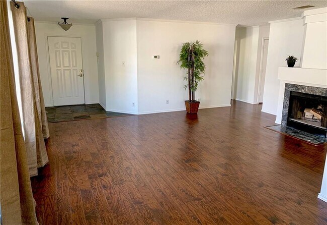 Building Photo - 2907 Donnell Dr