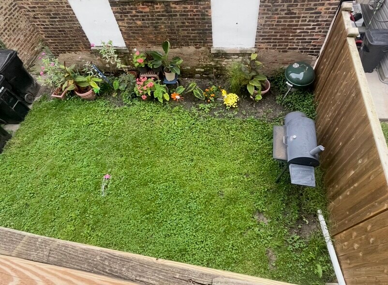 Building Photo - 6326 S Saint Lawrence Ave