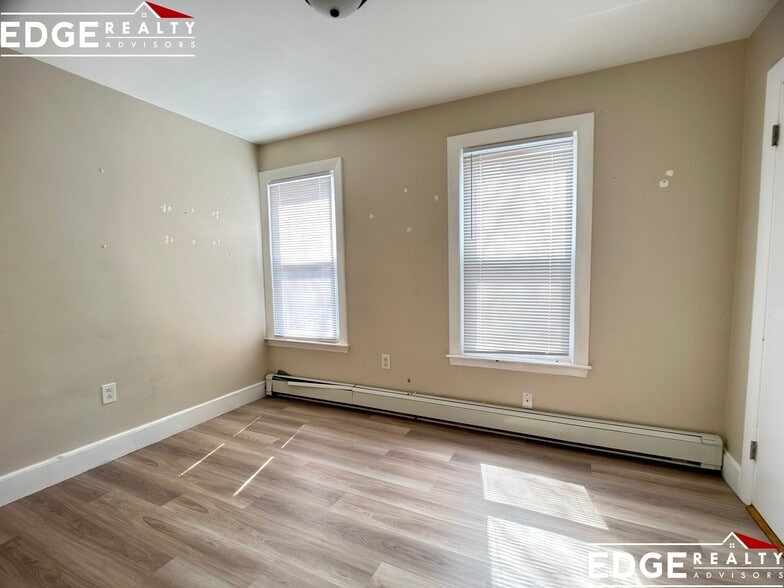 Building Photo - 61 Clinton St