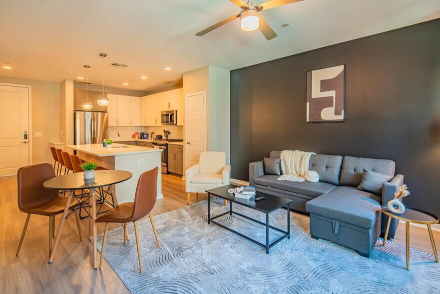 Building Photo - 730 E Marlette Ave