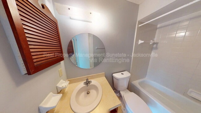 Building Photo - 11256 Windtree Dr E