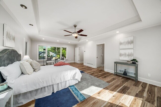 Building Photo - Move in before December 31st and get $100 OFF your rent for the first 3 months — PLUS a $250 Amaz...