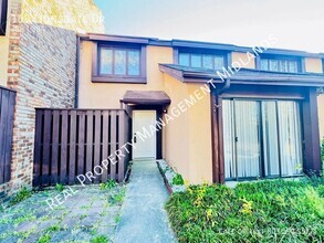 Building Photo - 169 Lionsgate Dr