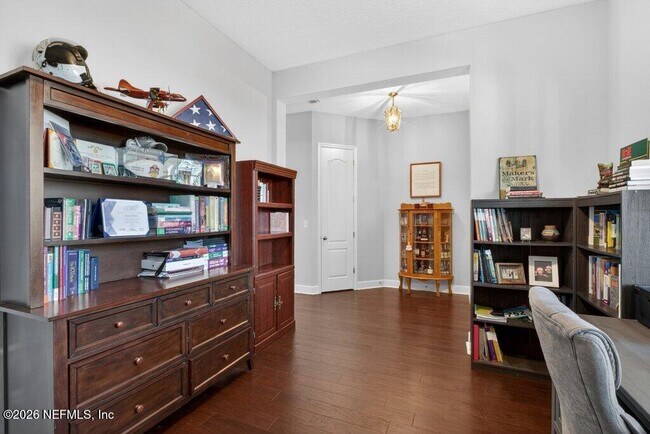 Building Photo - 120 Burlcrest Ct