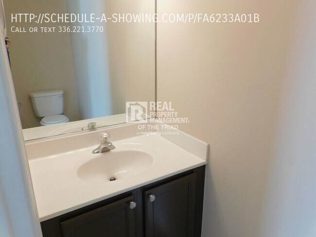 Building Photo - 3 Bedroom/2.5 Bath Greensboro Home with Fe...