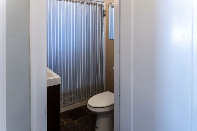 Building Photo - 1241 S 700 E