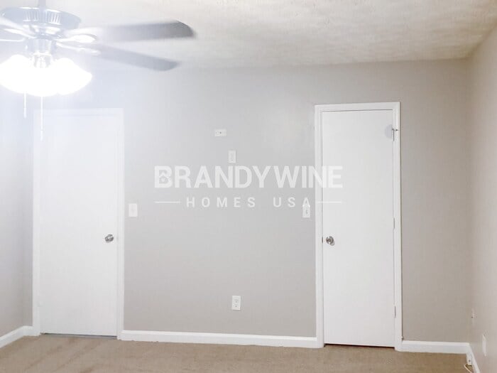 Building Photo - 702 Dunaire Way