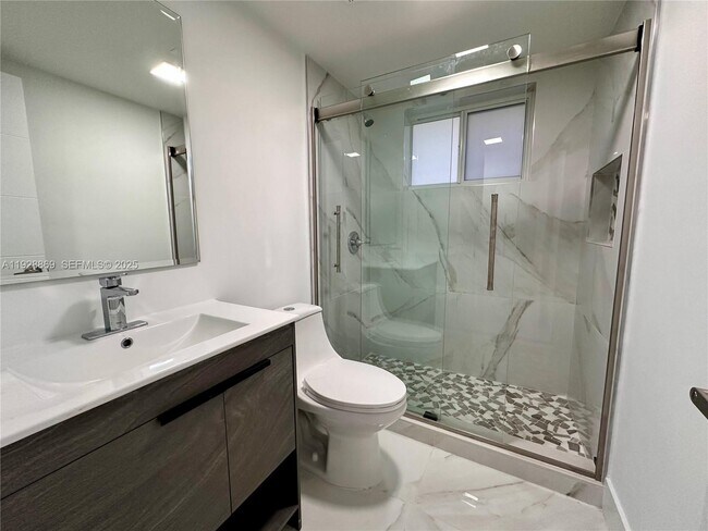 Building Photo - 1629 SW 3rd St