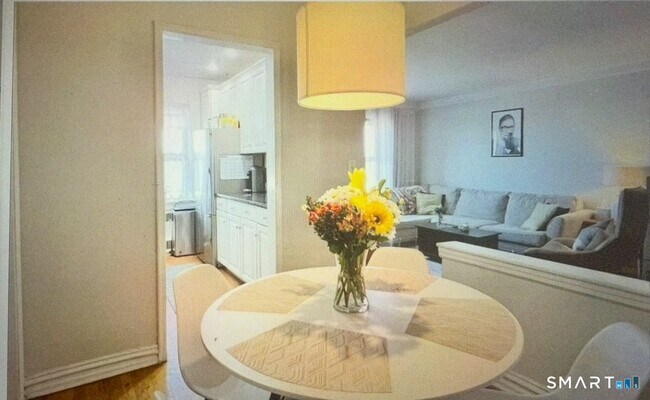 Building Photo - 70 Strawberry Hill Ave