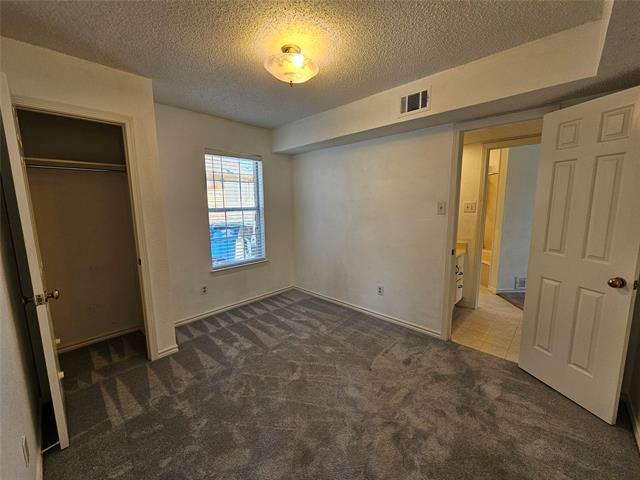 Building Photo - 3155 Royal Ln