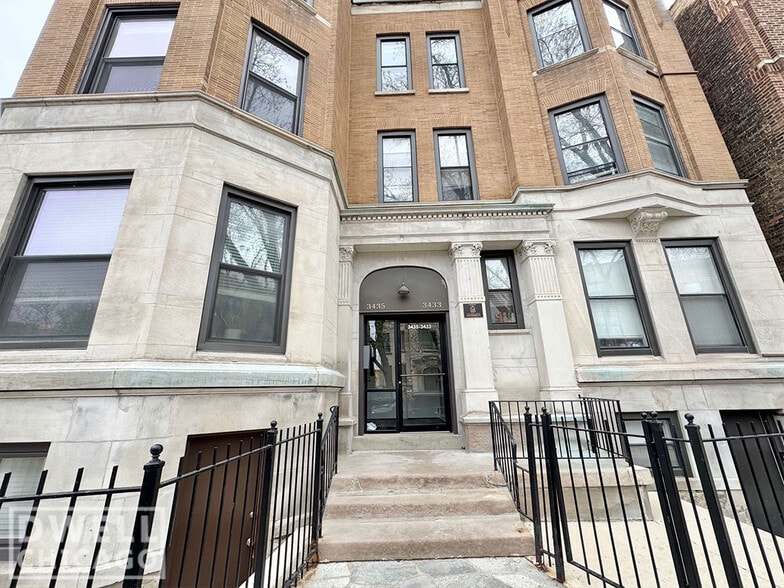 Building Photo - 3433 N Elaine Pl