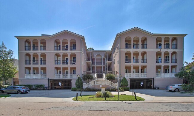 Chateau Briar Hollow - 58 Briar Hollow Ln