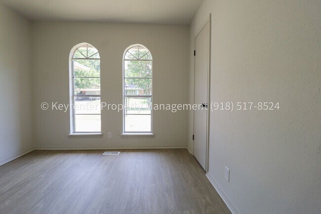 Building Photo - 1820 S 5th Pl