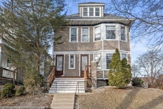 Primary Photo - 3573 N Maryland Ave