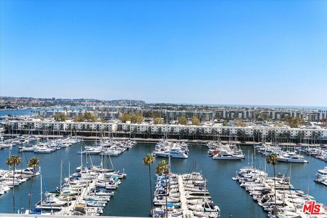 Building Photo - 4314 Marina City Dr