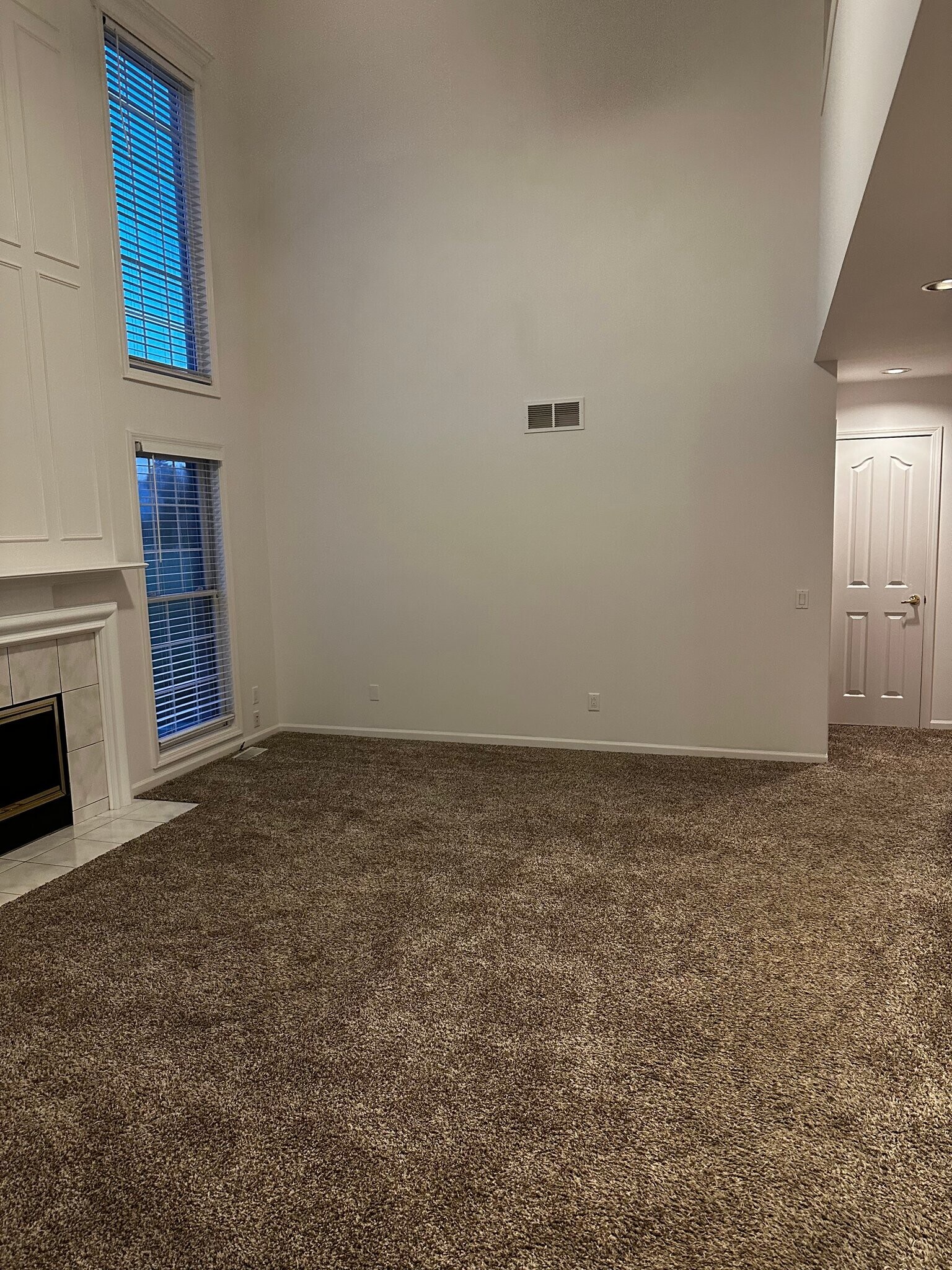 Building Photo - 45071 Lothrop Ct