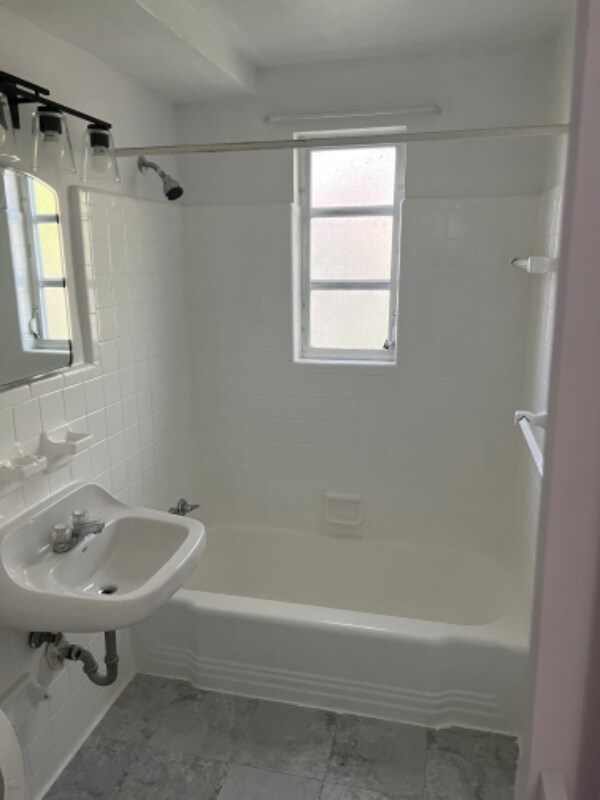 Building Photo - 854 Overlook Ave