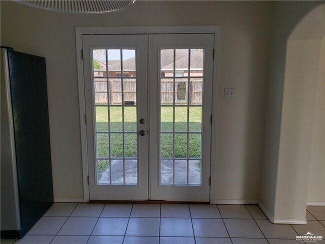 Building Photo - 8 Thunderbird Ave