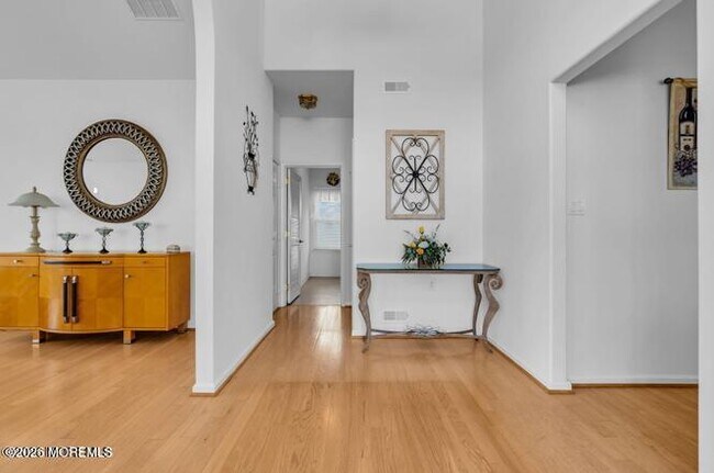 Building Photo - 6 Castile Ct