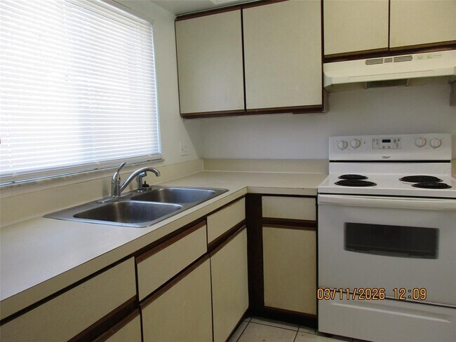 Building Photo - 131 Jones Ln