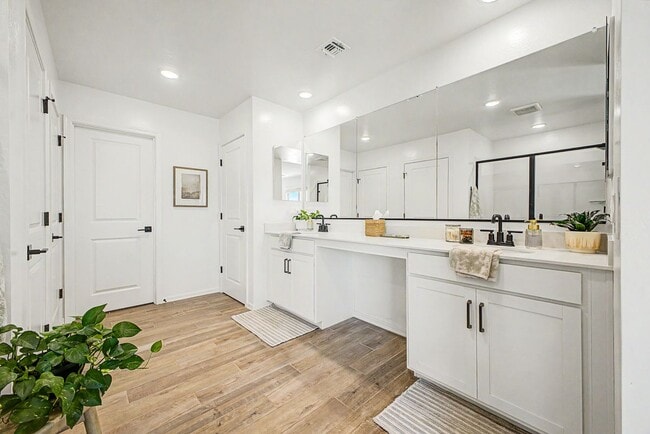 Building Photo - 7598 W Smoketree Dr